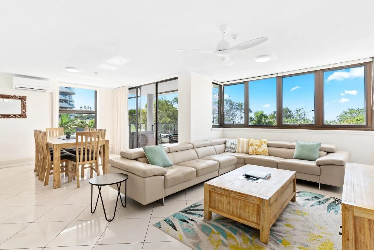 Windward Apartments Мулулаба