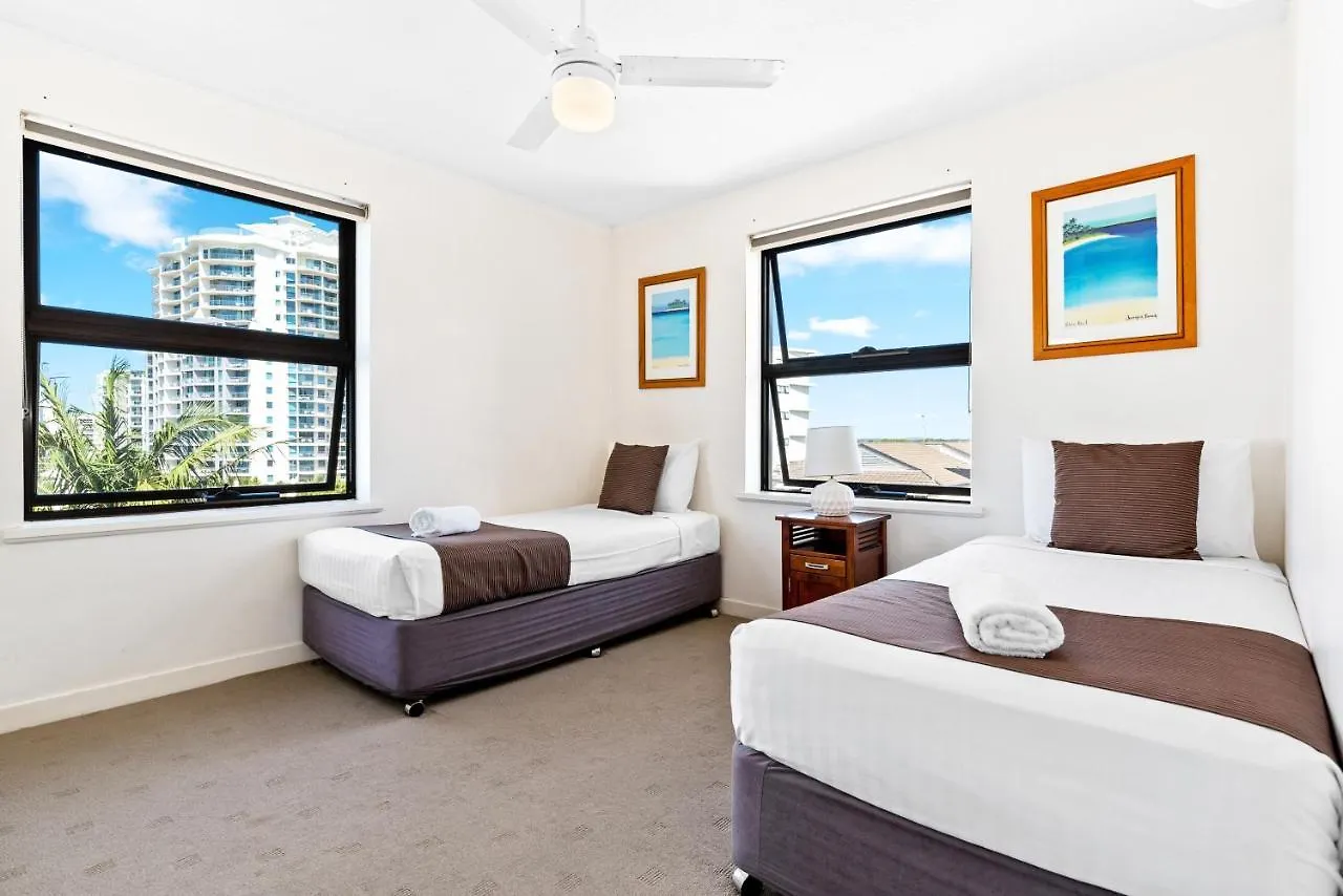 Windward Apartments Мулулаба