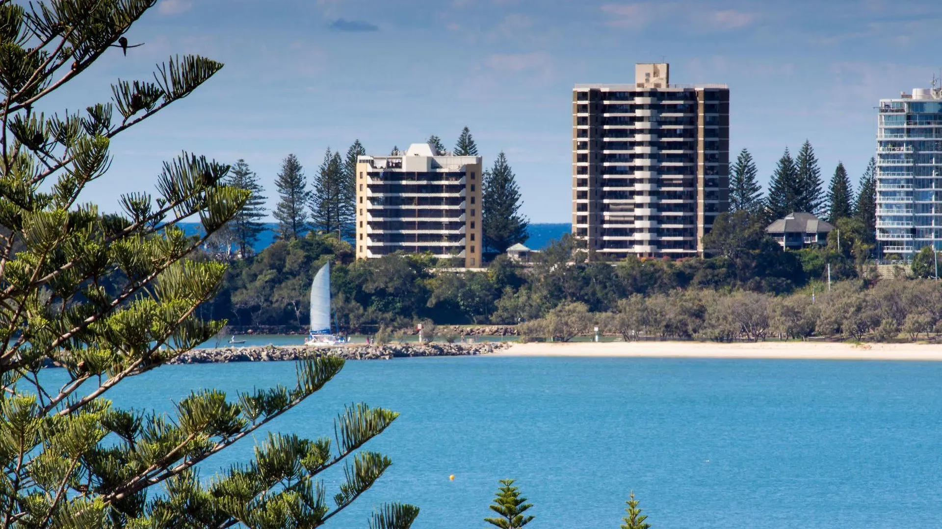 Windward Apartments Мулулаба